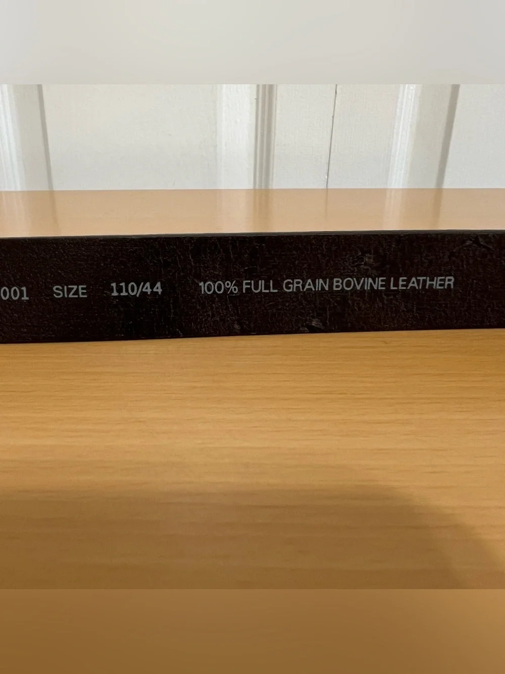 Levi’s Dark Brown Full Grain Leather Belt Brass Buckle Embossed Logo Sz 44 Italy